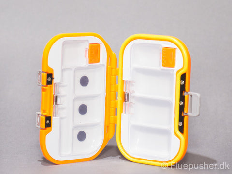 Wasserdichte Trockenfliegenbox.